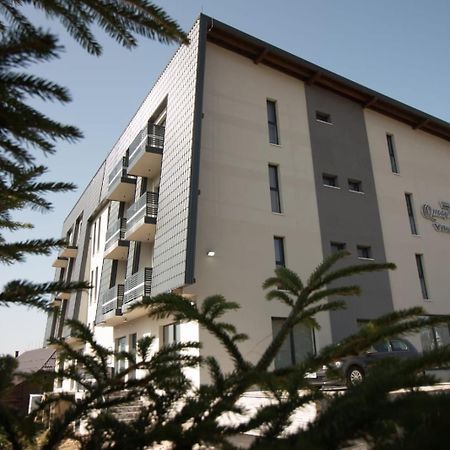 Aparthotel "Queen Zina" ヴラシチ エクステリア 写真