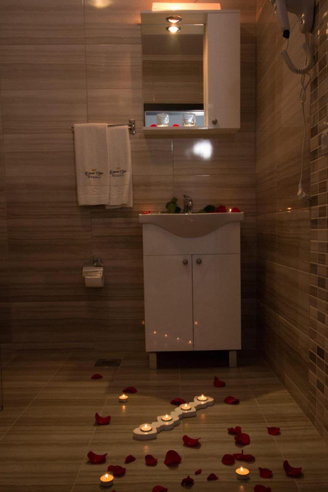 Aparthotel "Queen Zina" ヴラシチ エクステリア 写真