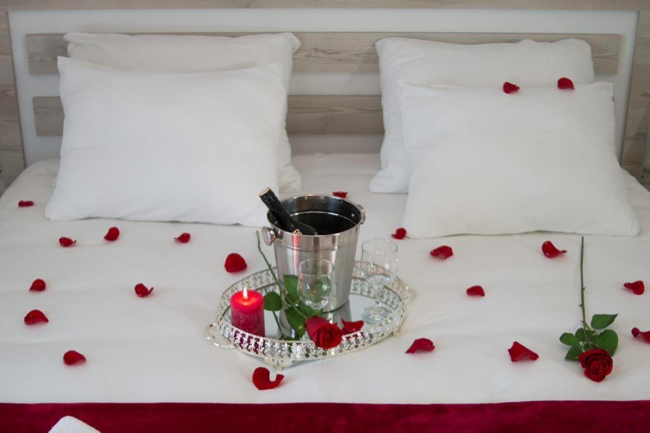 Aparthotel "Queen Zina" ヴラシチ エクステリア 写真