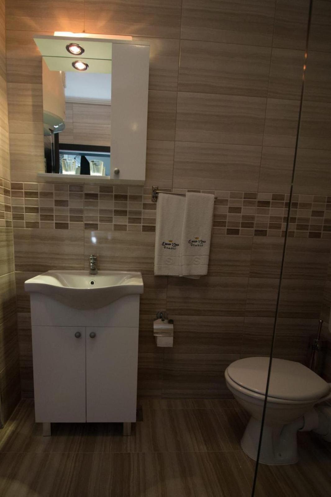Aparthotel "Queen Zina" ヴラシチ エクステリア 写真
