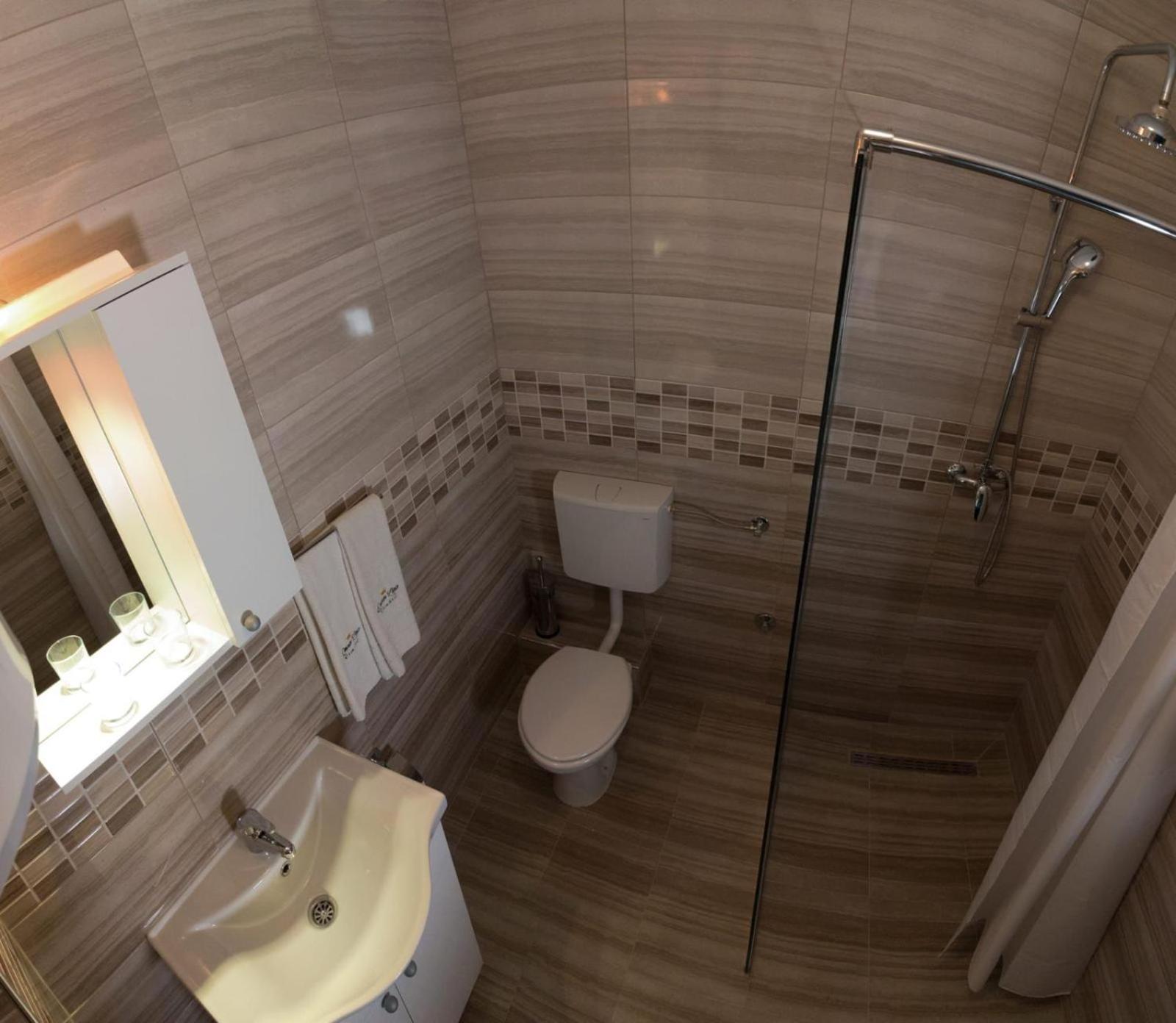 Aparthotel "Queen Zina" ヴラシチ エクステリア 写真